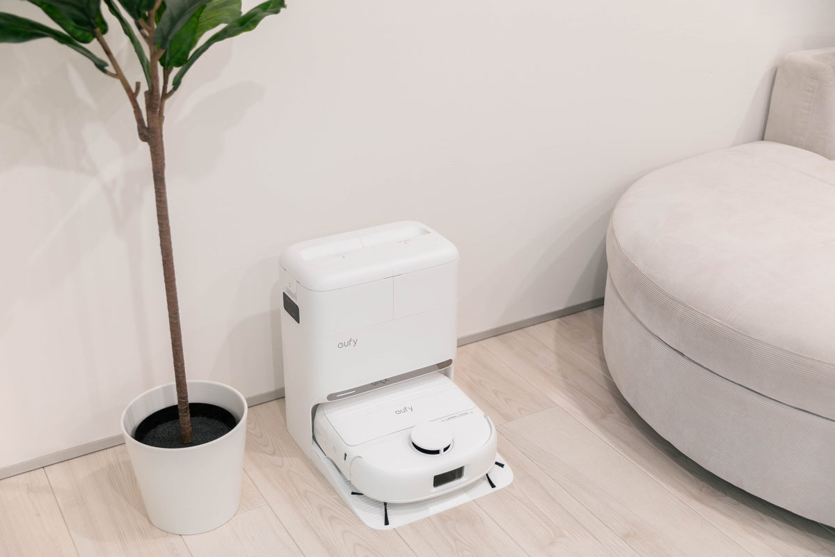 自動でゴミ収集してくれるAnkerのロボット掃除機 | Anker Japan 公式