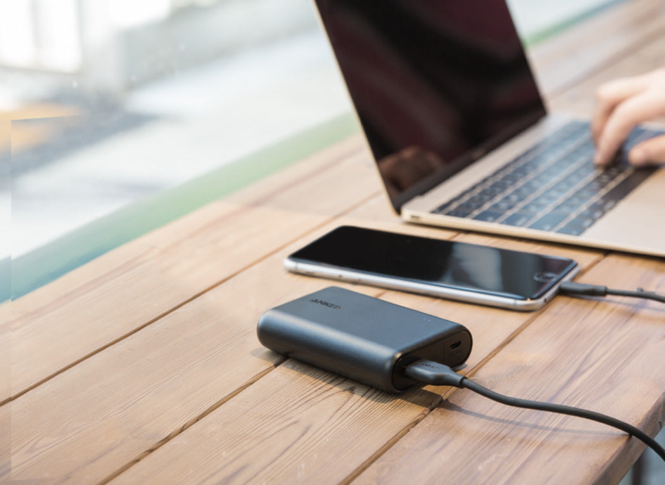 Anker PowerCore 10000」の乗り換え案内！【モバイルバッテリーは消耗