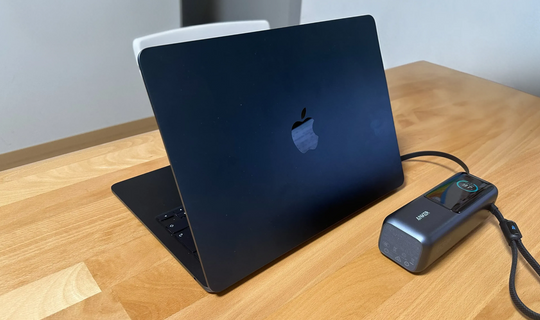 大容量モバイルバッテリーは重い？子育て中のAnker社員が25000mAhモデルを使ってみた